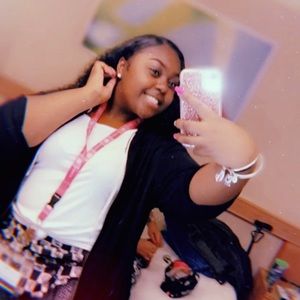 Meet your Posher, Nadia